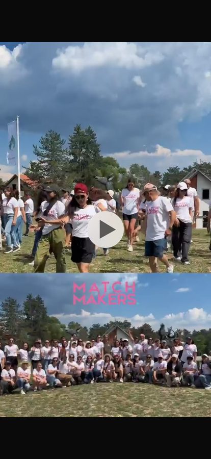 Snimak zajedničkog plesa i grupne fotografije