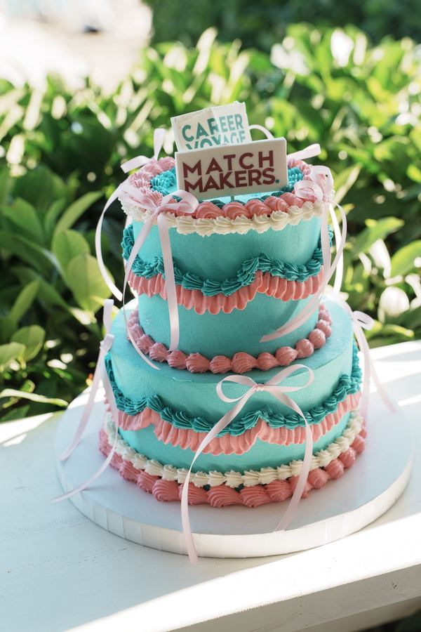 Torta sa logom Match Makers i Career Voyage